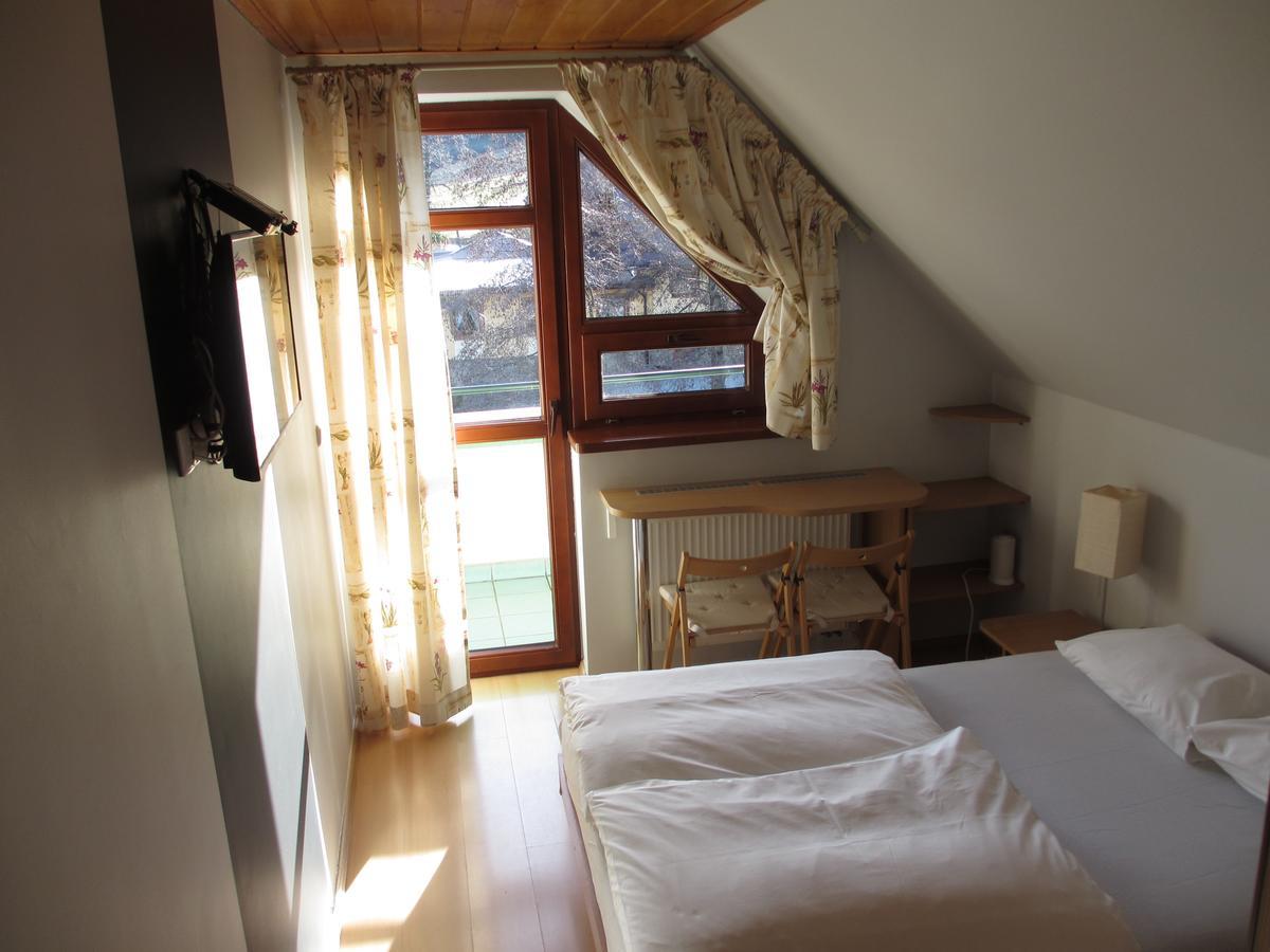 Mylak Hotel คอร์เบียลุฟ ภายนอก รูปภาพ